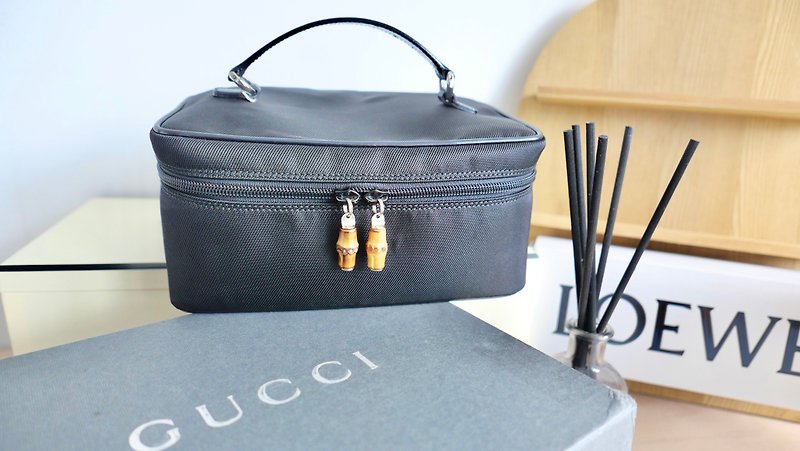 Vintage Gucci Bamboo Handle Cloth Vanity Bag - with original box - กระเป๋าเครื่องสำอาง - เส้นใยสังเคราะห์ สีดำ