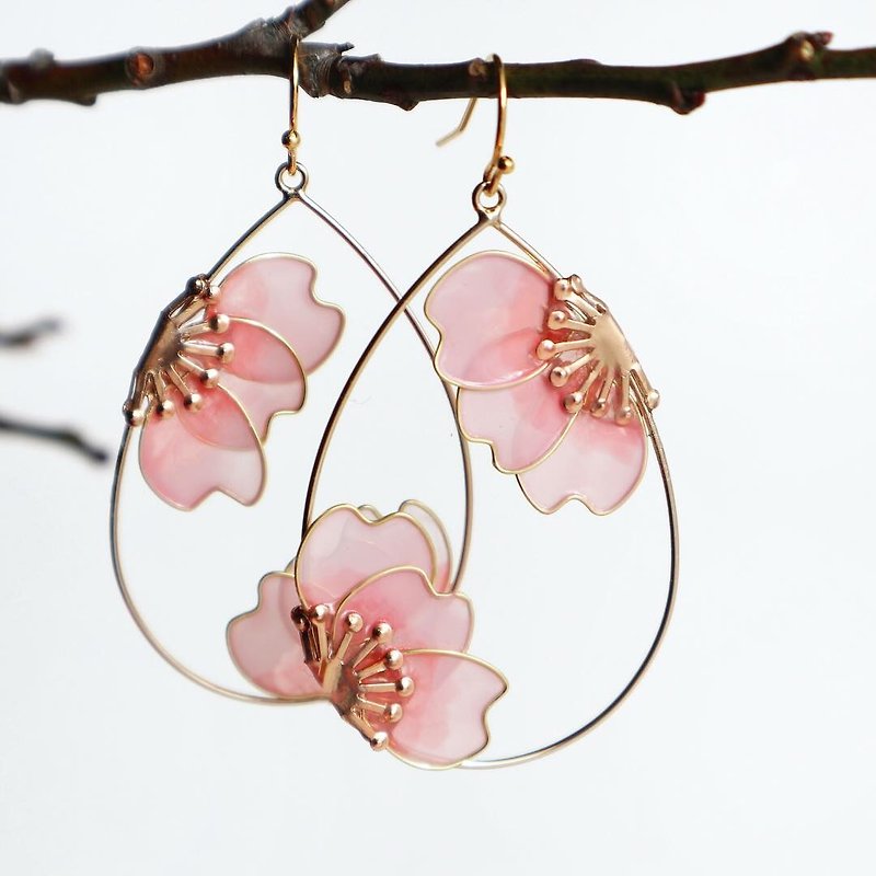 桜の浮遊耳飾り sakura