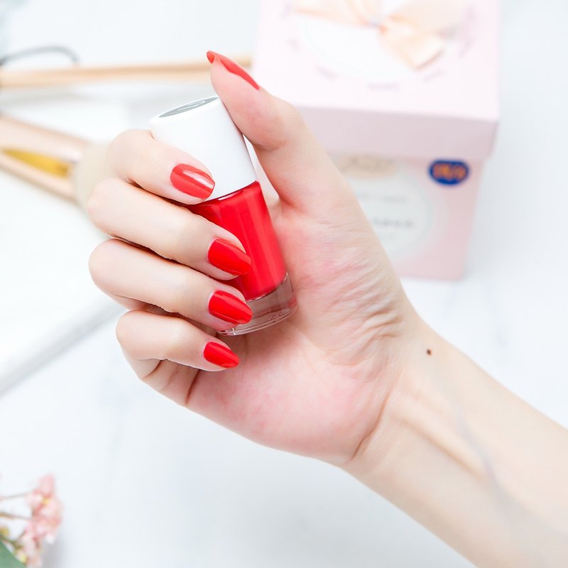 nailmatic 純色生物基經典指甲油-HEDI-珊瑚紅 - 指甲油/指甲貼 - 樹脂 