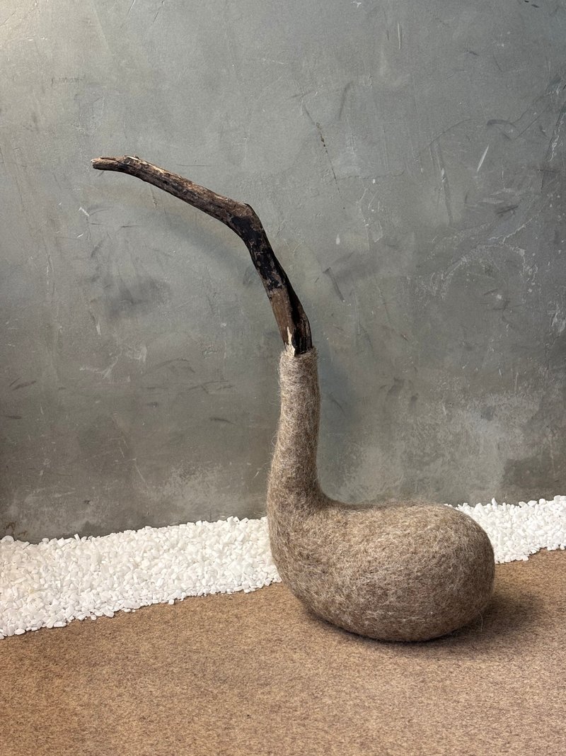 Bird of the North – Handcrafted Felt Sculptures - 其他 - 羊毛 卡其色
