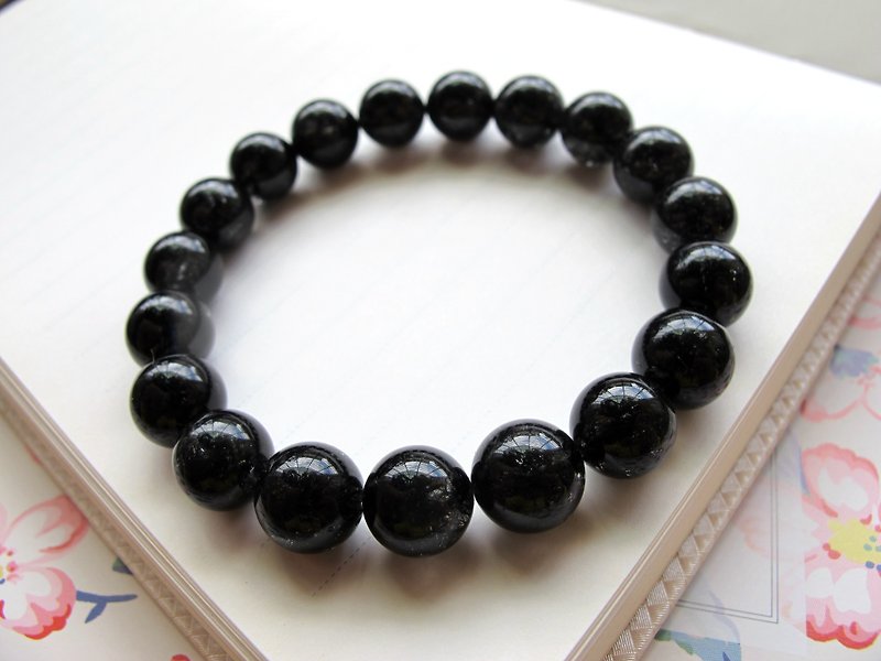 10.5mm-black tourmaline hair crystal (black hair crystal) [leader stone] - hand-created natural stone series - Bracelets - Crystal Black