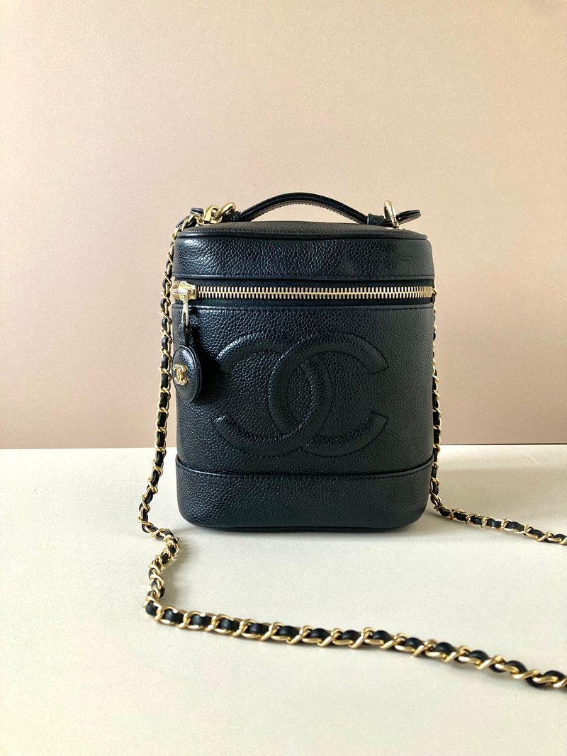 Rare second-hand Chanel black caviar leather box cosmetic bag side crossbody shoulder small clutch bag - กระเป๋าแมสเซนเจอร์ - หนังแท้ สีดำ