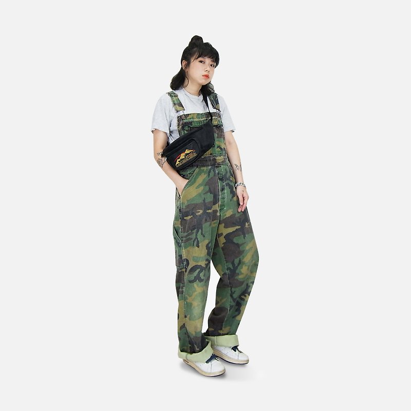 A‧PRANK: DOLLY :: VINTAGE retro with camouflage suspenders trousers (A section) - Overalls & Jumpsuits - Cotton & Hemp Multicolor