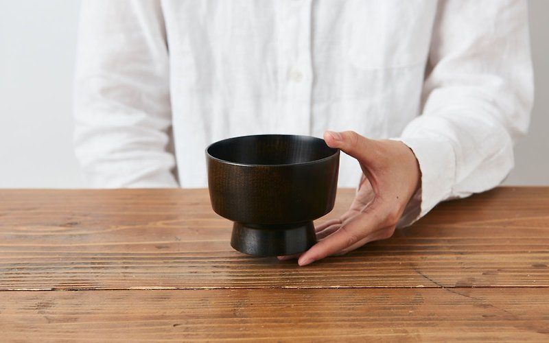 Soup bowl made by potter&#39;s wheel Mizumezakura Black wipe lacquer