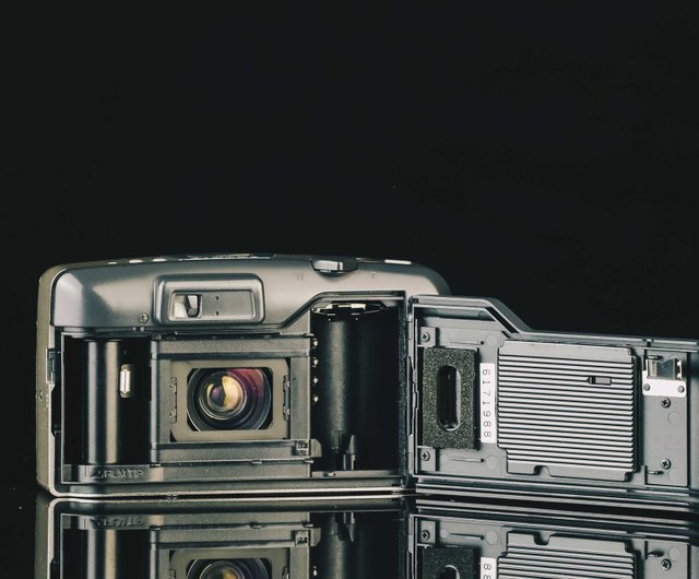⭐️完璧動作⭐️ コニカ 45CAMERA 3X ZoomⅡ フィルムカメラ Konica 45camera 3x zoomII【完動品】【美品】 – Ein Camera