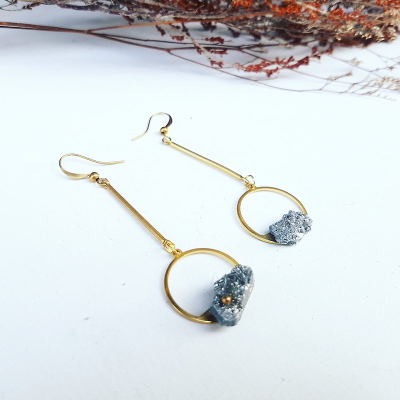 Polar Silver Quartz Crystal Cave Dangle Round Pendant Copper Handmade _ Earrings - Earrings & Clip-ons - Crystal Silver