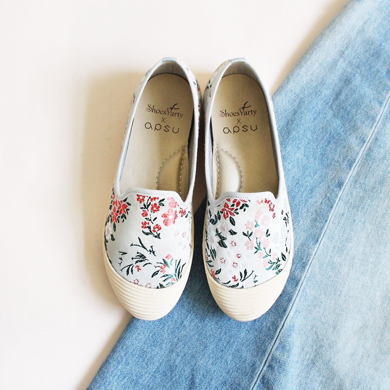 [Spot sale] Embroidered cloth casual Obella / handmade order / F2-18918F - Women's Casual Shoes - Other Materials White