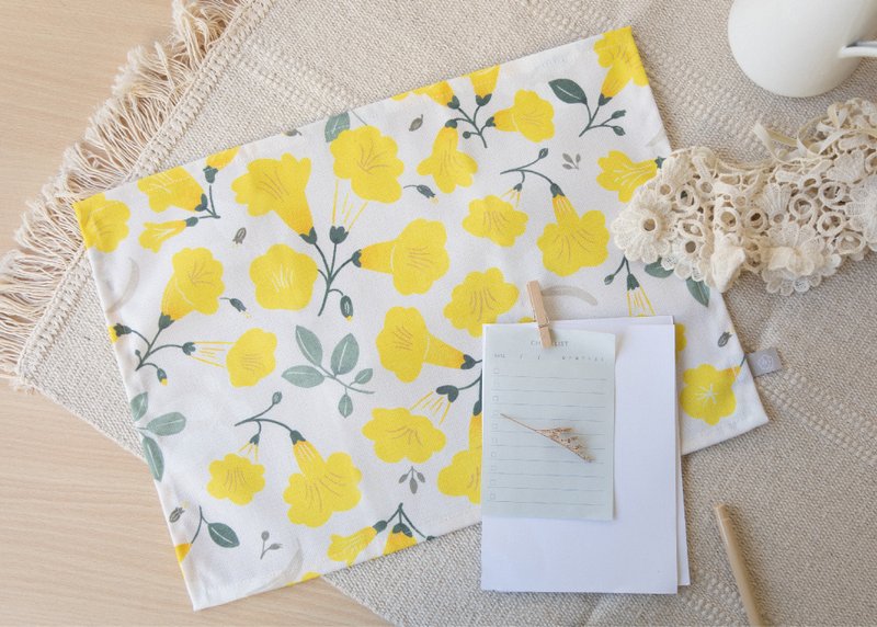 【Wind Suzuki-Place Mat】Dust-proof Mat / Desk Mat - Place Mats & Dining Décor - Polyester Yellow