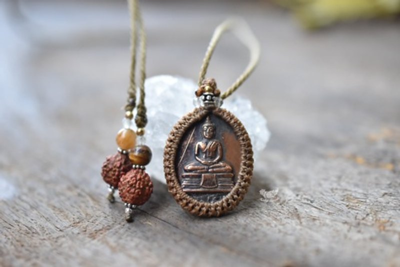 Buddha brass carving macrame necklace 1094 - สร้อยคอ - ทองแดงทองเหลือง สีทอง