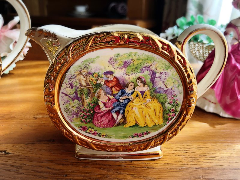 Vintage Sadler, a British-made three-dimensional bow bone china milk bottle - Teapots & Teacups - Porcelain Gold