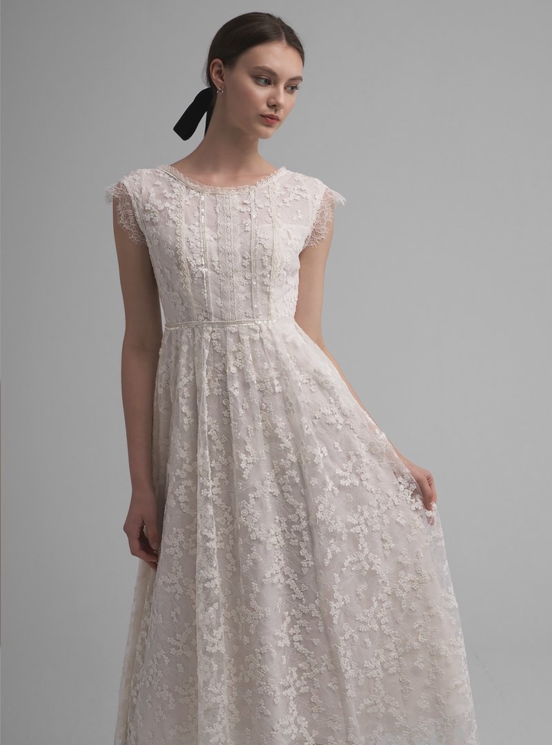 Aurelie復古典雅蕾絲輕禮服 - 洋裝/連身裙 - 其他人造纖維 白色