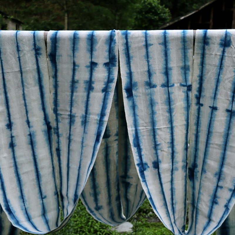 Yishanren | Indigo hand-woven fabric indigo tie-dye bed sofa clothing door and window fabric width 40cm - เย็บปัก/ถักทอ/ใยขนแกะ - ผ้าฝ้าย/ผ้าลินิน 