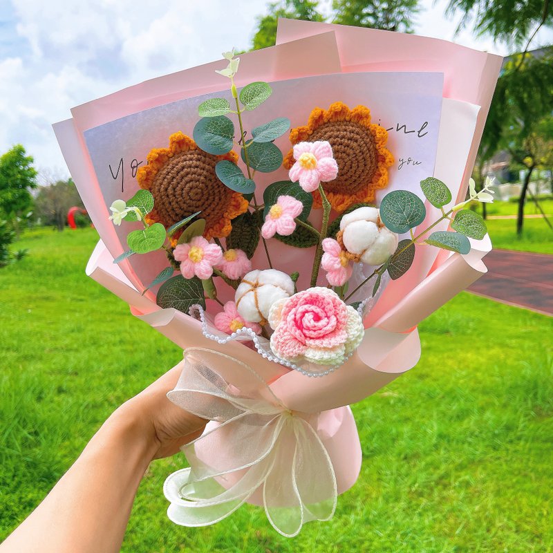 Whispering Petals: Handmade Crocheted Flower Bouquet - Pretty Pastel Pink - ช่อดอกไม้แห้ง - ผ้าฝ้าย/ผ้าลินิน สึชมพู