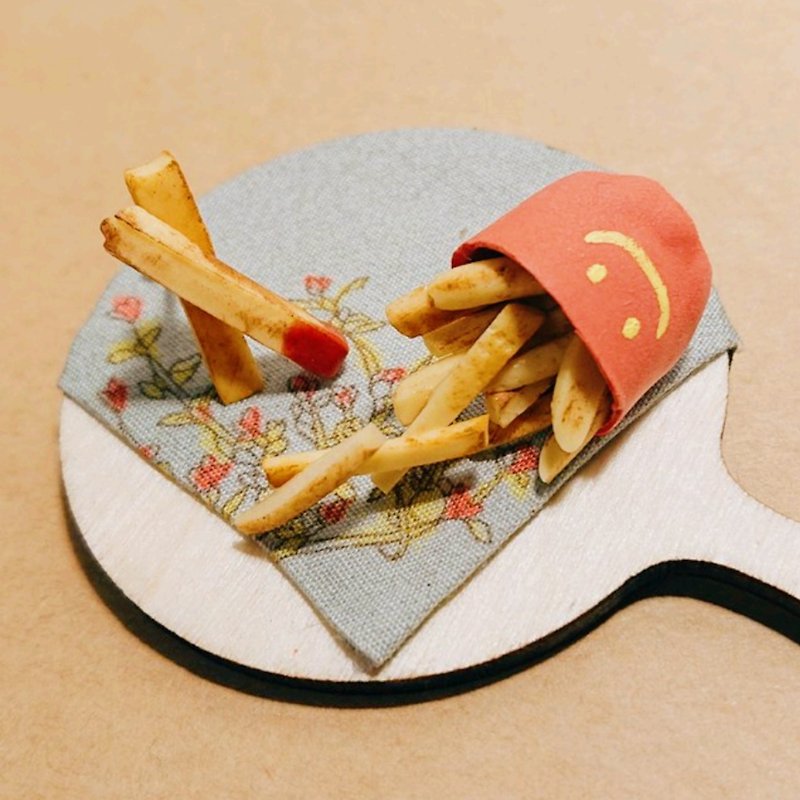 Donguriartstudio Artificial food studs /Sharing my french fries to everyone!/Fre - ต่างหู - วัสดุอื่นๆ หลากหลายสี
