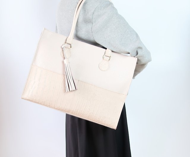 Shikaku tote bag・L size・Zipper ver・Pink beige・Cutwork ver