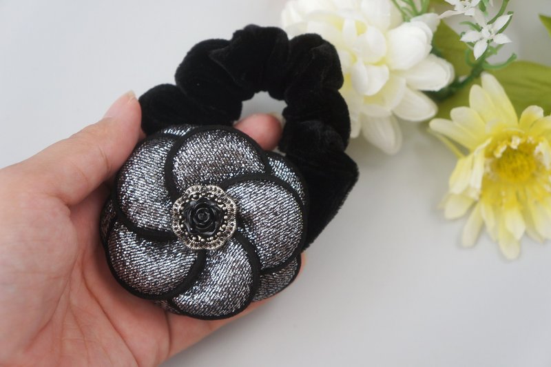 D2-舒適耐用大腸圈 - 髮圈髮束大腸圈馬尾公主頭類 山茶花-V - 髮夾/髮圈 - 其他材質 多色