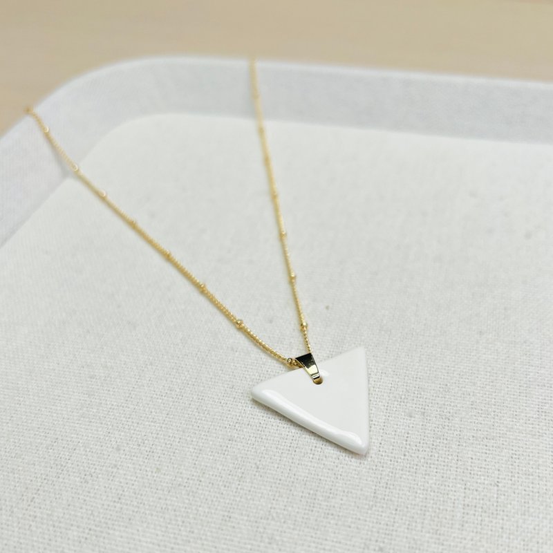 Urban Chic 都會系列  白瓷項鍊  Pure Triangle 純白三角 - 項鍊 - 瓷 白色