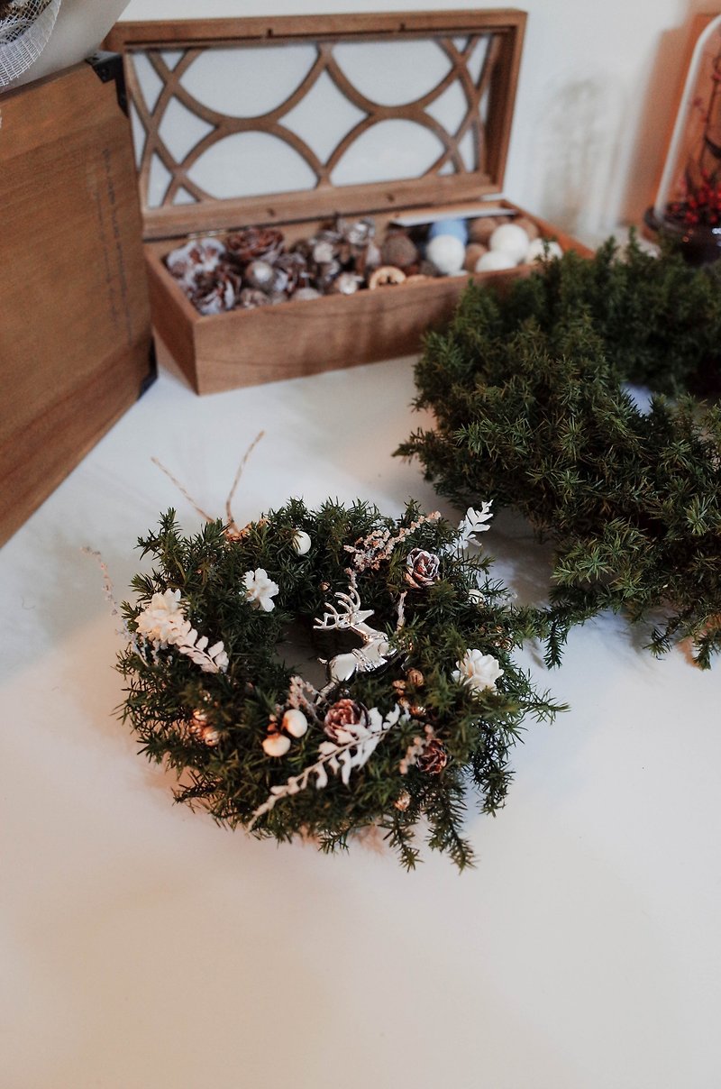 花の丘 不滅の杉子鹿 クリスマスリース 不滅の花 クリスマス 交換 ギフト ギフトボックス付き - ドライフラワー・ブーケ - 寄せ植え・花 