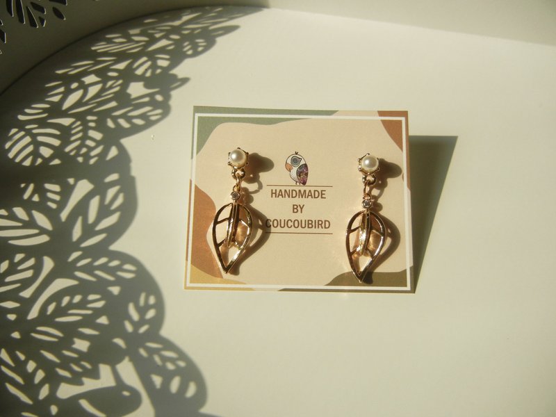 *coucoubird*leaf dew pearl earrings - ต่างหู - ทอง 24 เค สีทอง