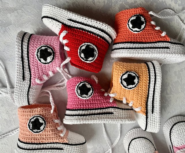 Cute Converse Baby Booties Baby Newborn Shoes Gift Baby Reveal Party Family Look Shop HowletDi Baby Shoes Pinkoi