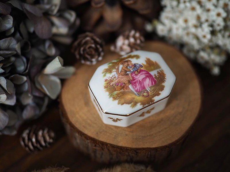 法國古董limoges談情說愛迷你珠寶盒 - 裝飾/擺設  - 瓷 