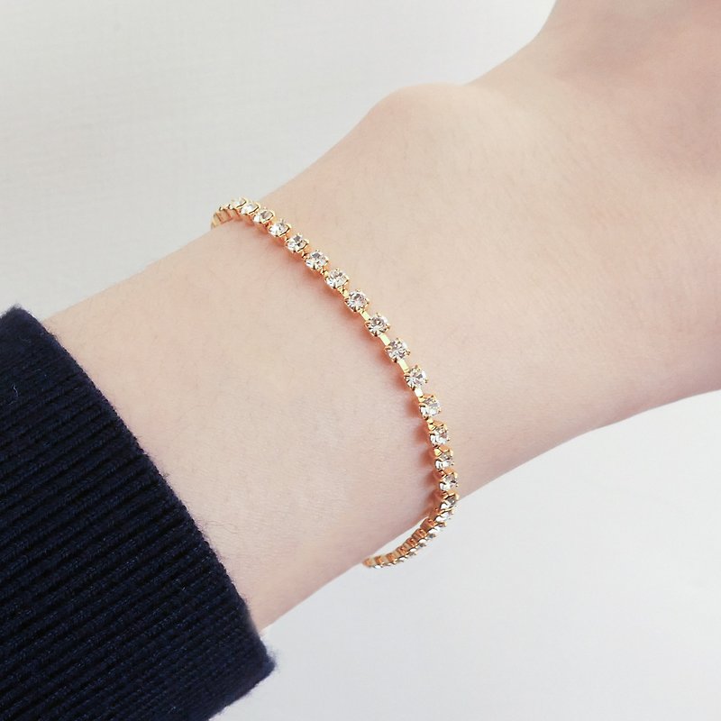 Mon amie Crystal Diamond Bracelet Essential Series - สร้อยข้อมือ - ทองแดงทองเหลือง สีทอง