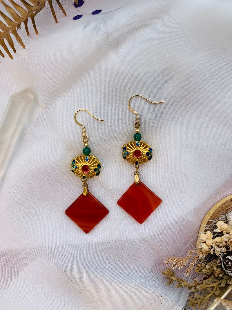 Green agate, red agate square slice, roasted blue oval sunray, 14K gold ear hook - Earrings & Clip-ons - Enamel Orange