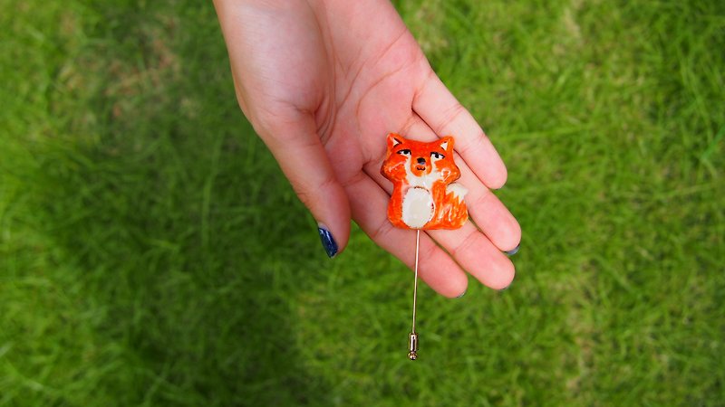 fox brooch - 胸針/心口針 - 其他材質 橘色