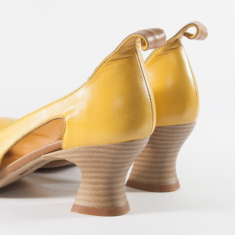ITA BOTTEGA [Made in Italy] Pretty low heel mustard yellow petal shoes - รองเท้าส้นสูง - หนังแท้ สีเหลือง