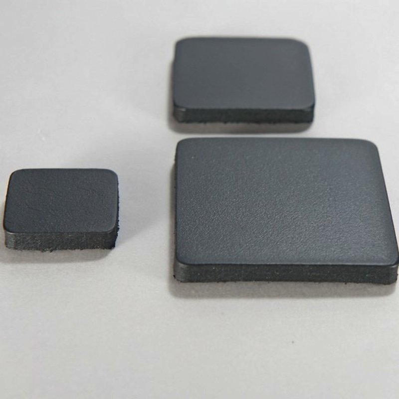 Magnet genuine leather square side length 2 cm 10 pieces 24 yuan/piece - Magnets - Genuine Leather 