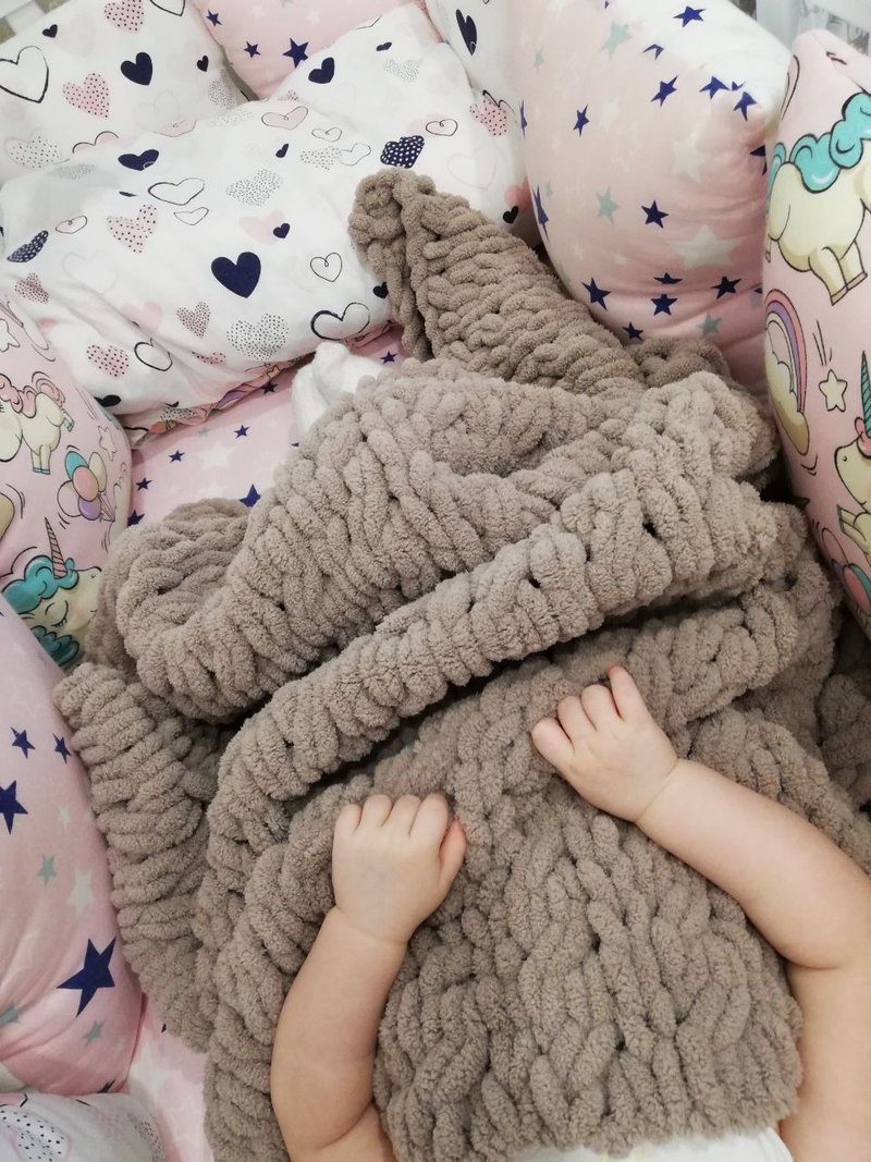 First baby gift, swaddle blanket, toddler, newborn, baby blanket | weRparents - 嬰兒床/床圍/寢具 - 聚酯纖維 卡其色