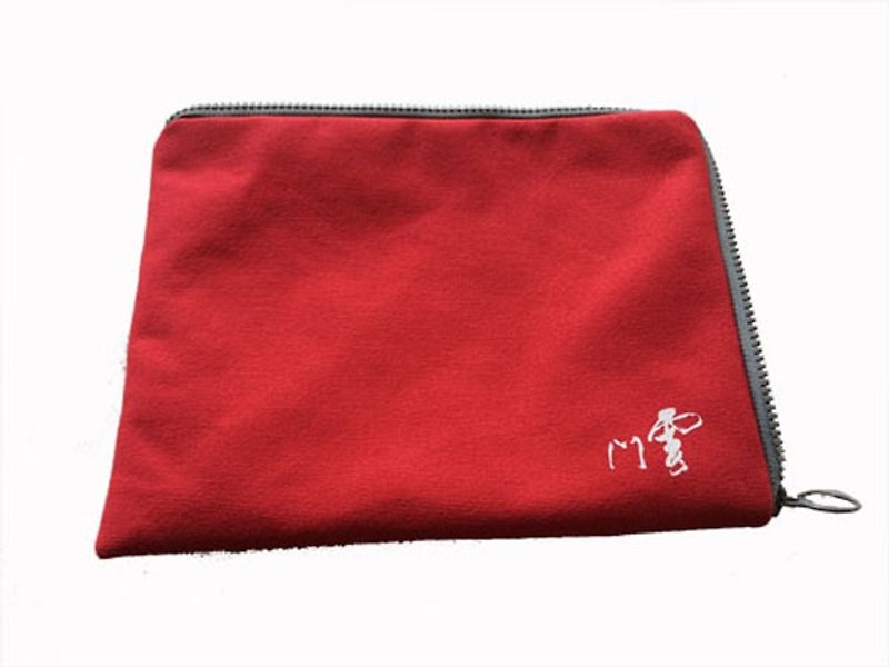 [Cloud Gate Dance Collection Cultural and Creative Products] On the road-you can't live without an ipad cloth bag (ZCA03010) - Tablet & Laptop Cases - Cotton & Hemp Red