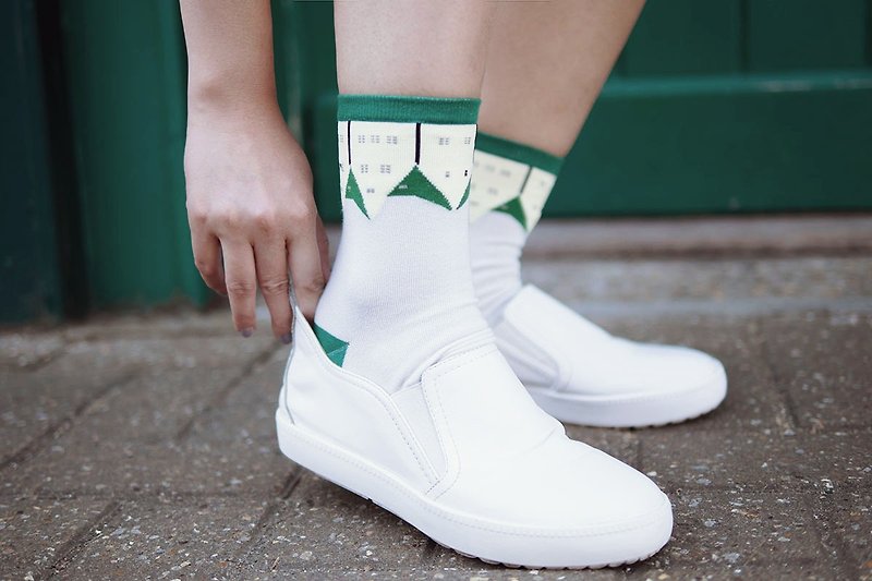 Green Roof _Green crew socks/ casual socks - ถุงเท้า - ผ้าฝ้าย/ผ้าลินิน สีเขียว