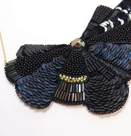 Bow Tie Embroidery Necklace / Blue Black