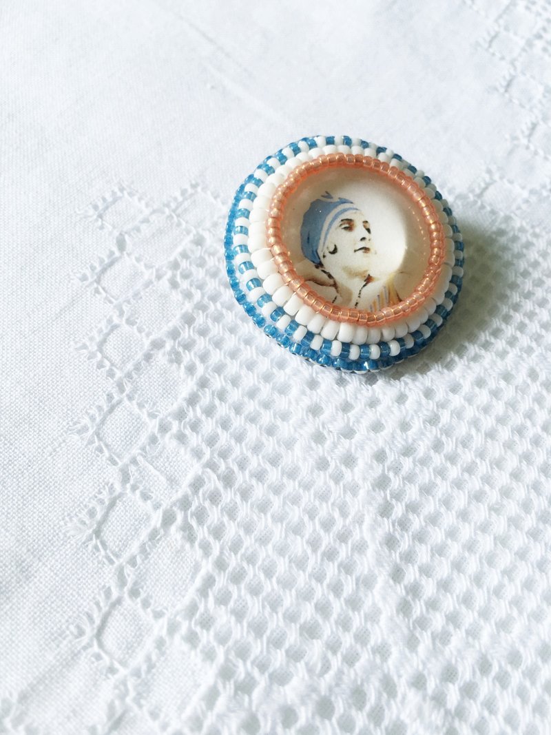 刺繡襟針 Sexy Lady Brooch (JEBR024) - 胸針 - 其他材質 藍色