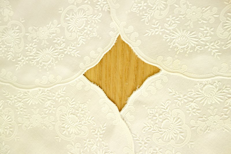 芬蘭古蕾絲花圓墊 - 裝飾/擺設  - 棉．麻 白色
