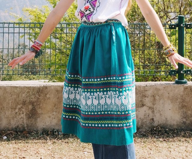 Vintage Guatemalan Hand Embroidered Skirt - Shop YUZIVINTAGE