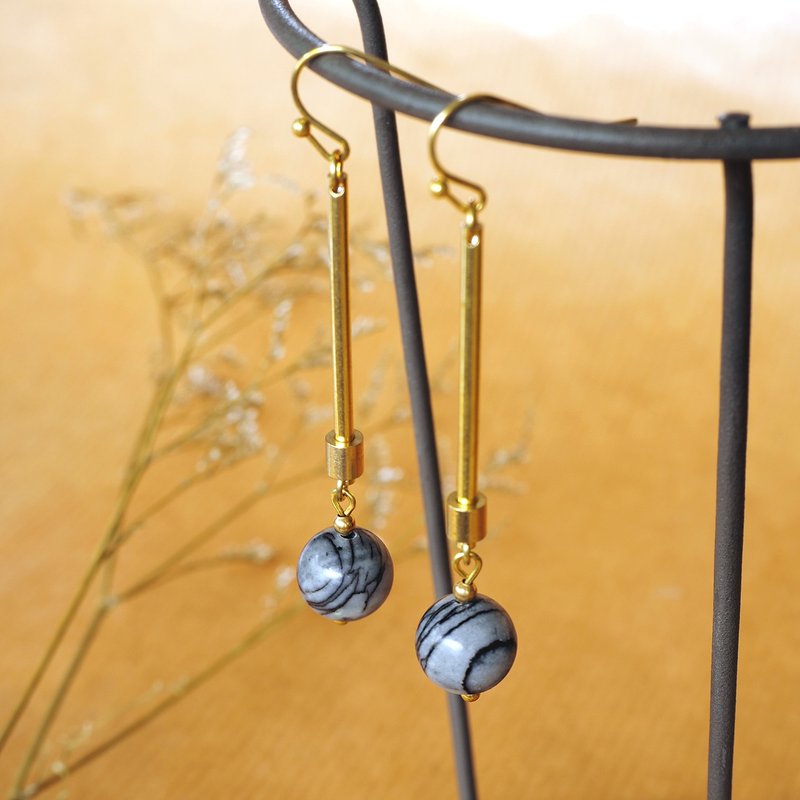 Pendulum with Black silk stone earrings - 耳環/耳夾/耳骨夾 - 銅/黃銅 灰色