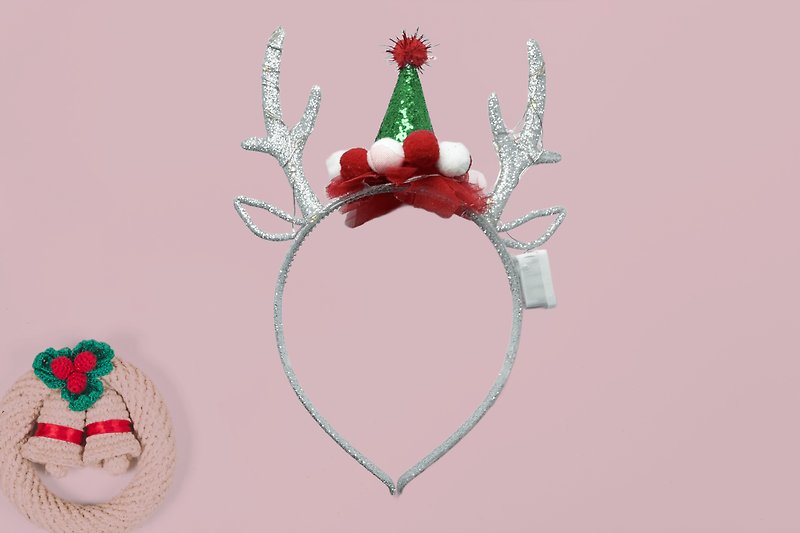 Festive Silver Antler Headband with Green Merry Christmas Hat and Lights. - 髮飾 - 塑膠 銀色