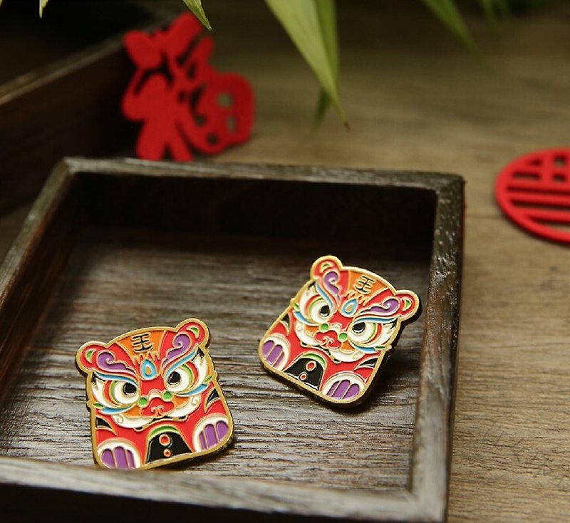 Year of the Tiger Fu Tiger Cute Niche Retro Chinese Style Brooch New Year Gift - Brooches - Other Metals Red