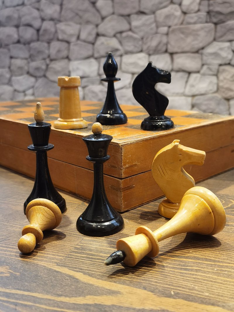 Vintage wooden Chess set USSR The Queen's Gambit Soviet 37x37 - 桌遊/牌卡 - 木頭 