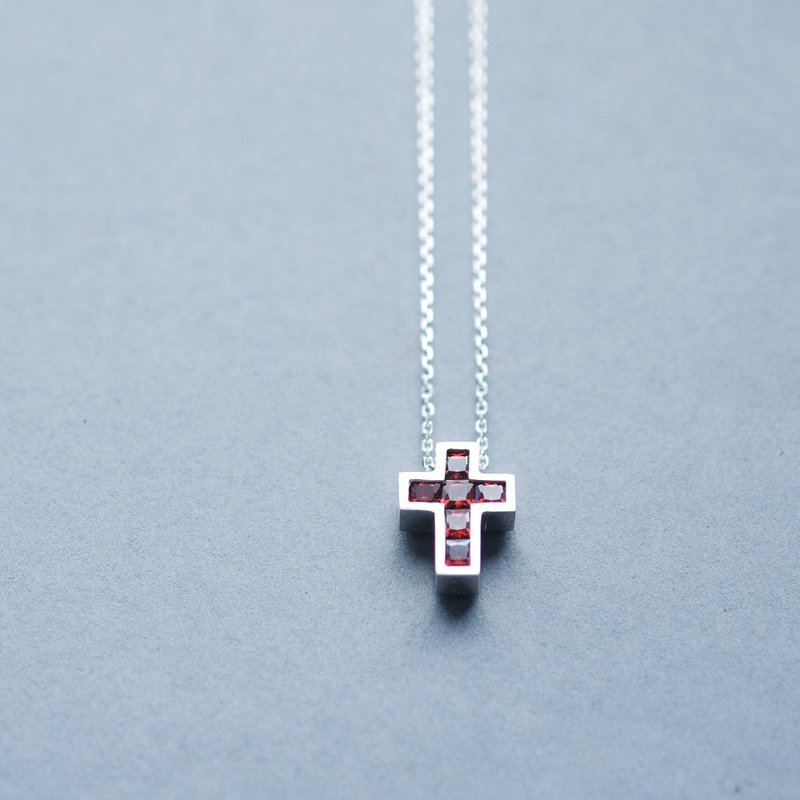 Garnet Cross Men's Necklace Silver 925 - สร้อยคอ - โลหะ สีแดง