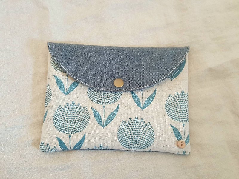 [Good to close up] Sanitary cotton bag / sundries bag (blue and green flowers) - Toiletry Bags & Pouches - Cotton & Hemp 