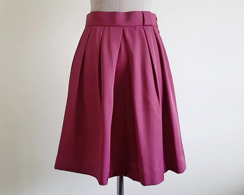 Vintage Purple Pleated Culottes Womens High Waisted Wide Leg Shorts S 27 Waist - Women's Shorts - Polyester Purple