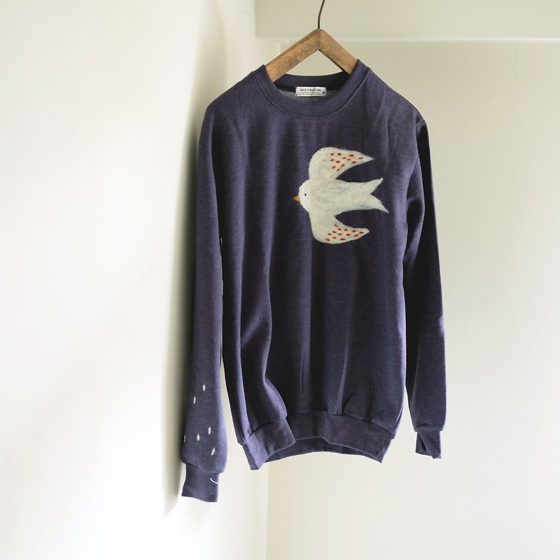Swallow Handmade Wool Felt University T (Blue Purple) - เสื้อฮู้ด - ผ้าฝ้าย/ผ้าลินิน สีม่วง
