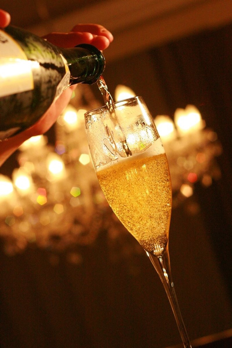 Synonymous with champagne and sparkling wine Chill - Cuisine - Fresh Ingredients 