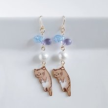 すずらんビーズとルナフラッシュとチェコビーズの可愛いピアス