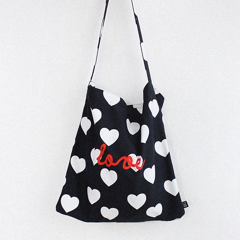 Love love side back green canvas bag large storage - Messenger Bags & Sling Bags - Cotton & Hemp Black