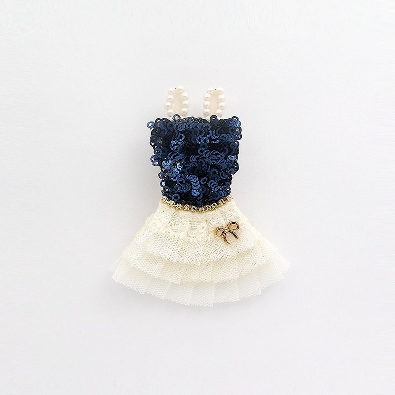 Princess blue mini dress brooch - 胸針/心口針 - 聚酯纖維 藍色