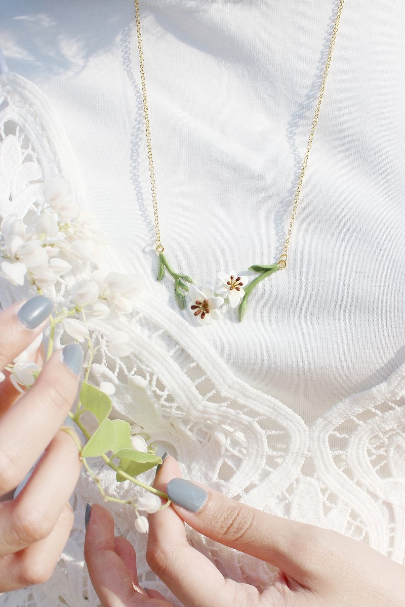 Lily Short Necklace, Flower Lily Necklace, Flower Necklace, White Flower - Necklaces - Other Metals White